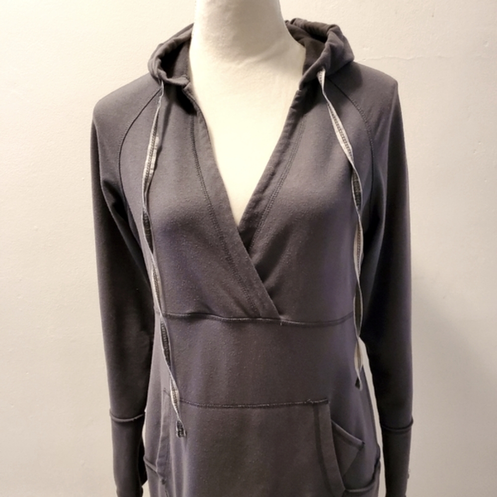 Danskin Now sweater